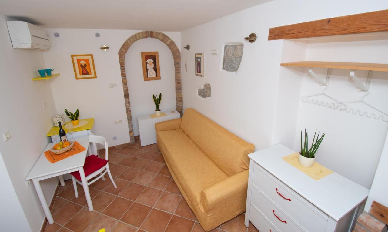 Studio May Pirano Esterno foto